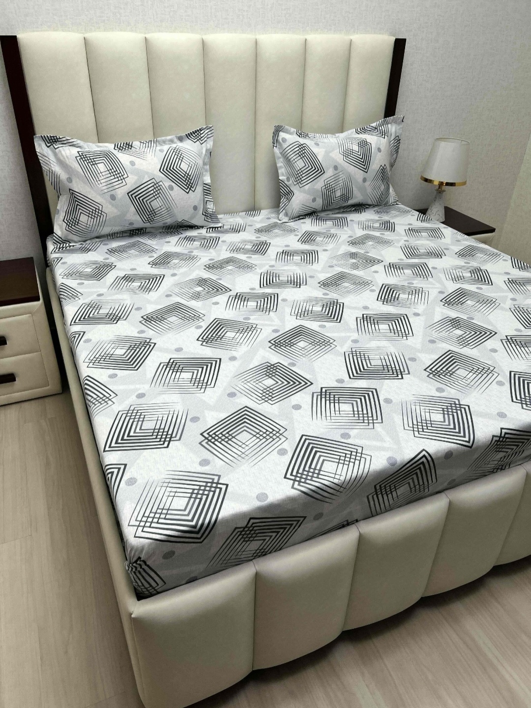 

Pure Decor Grey And White Geometric Printed 220 TC Queen Bedsheet Set 2.28 m x 2.54 m