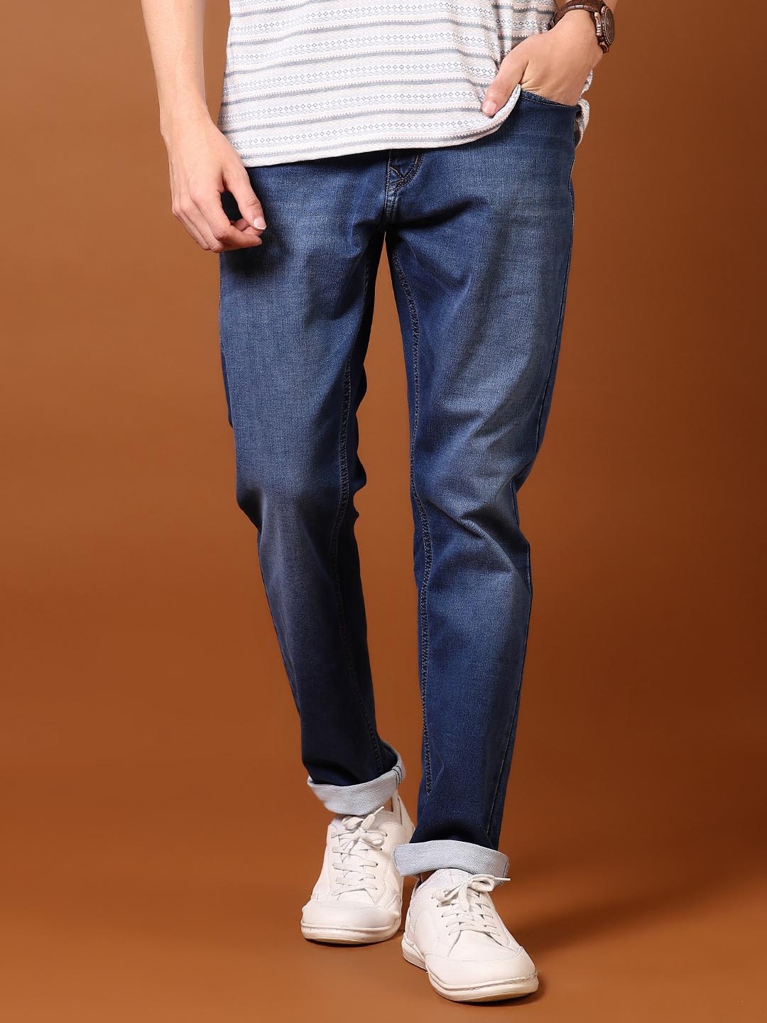 

V-Mart Men Regular Fit Mid-Rise Cotton Light Fade Jeans, Blue
