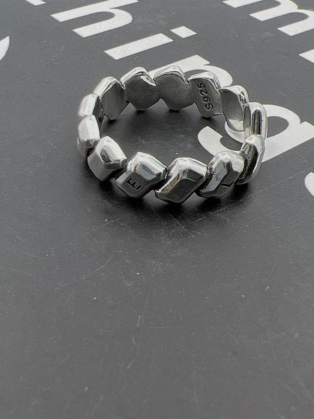 

StyleCast Elegant Silver-Plated Silver-Toned Adjustable Finger Ring
