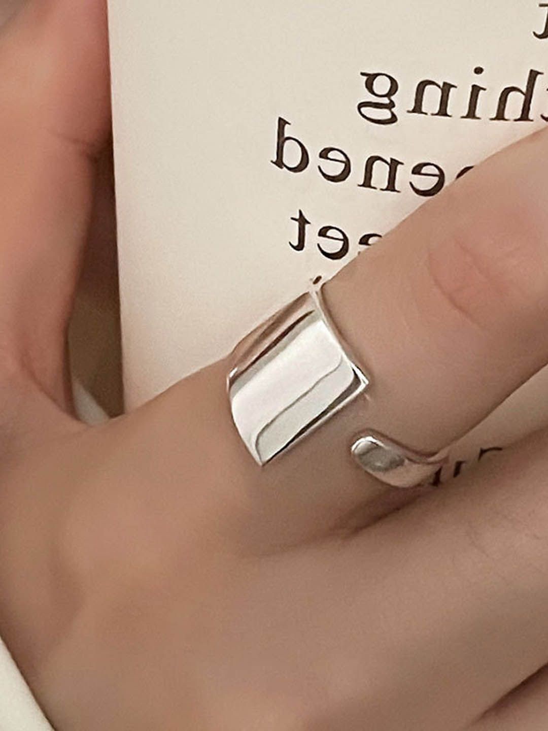 

StyleCast Elegant Silver-Toned Adjustable Finger Ring