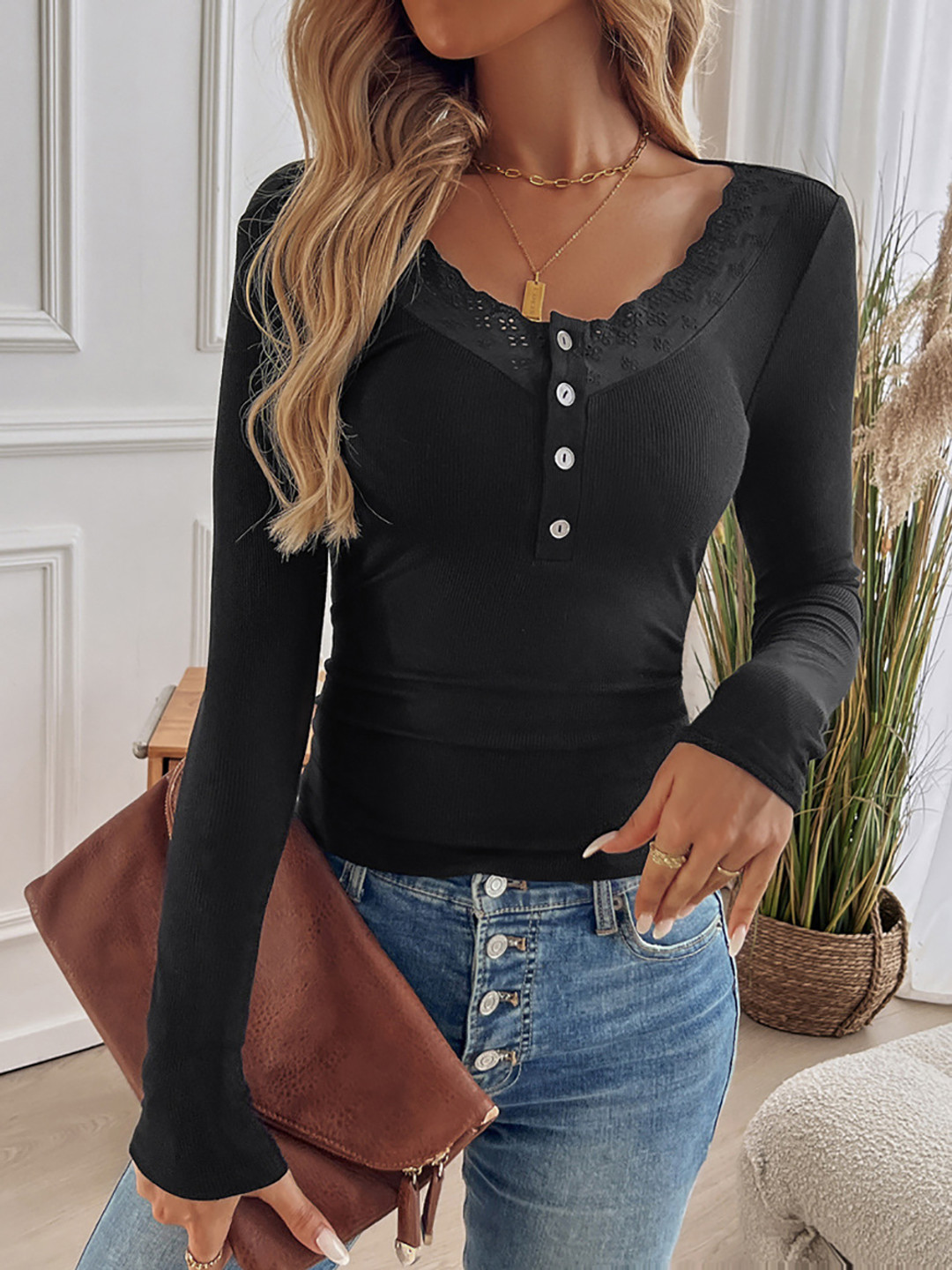 

StyleCast x Revolte Ribbed Fitted Crop Top With Schiffli Detail, Black
