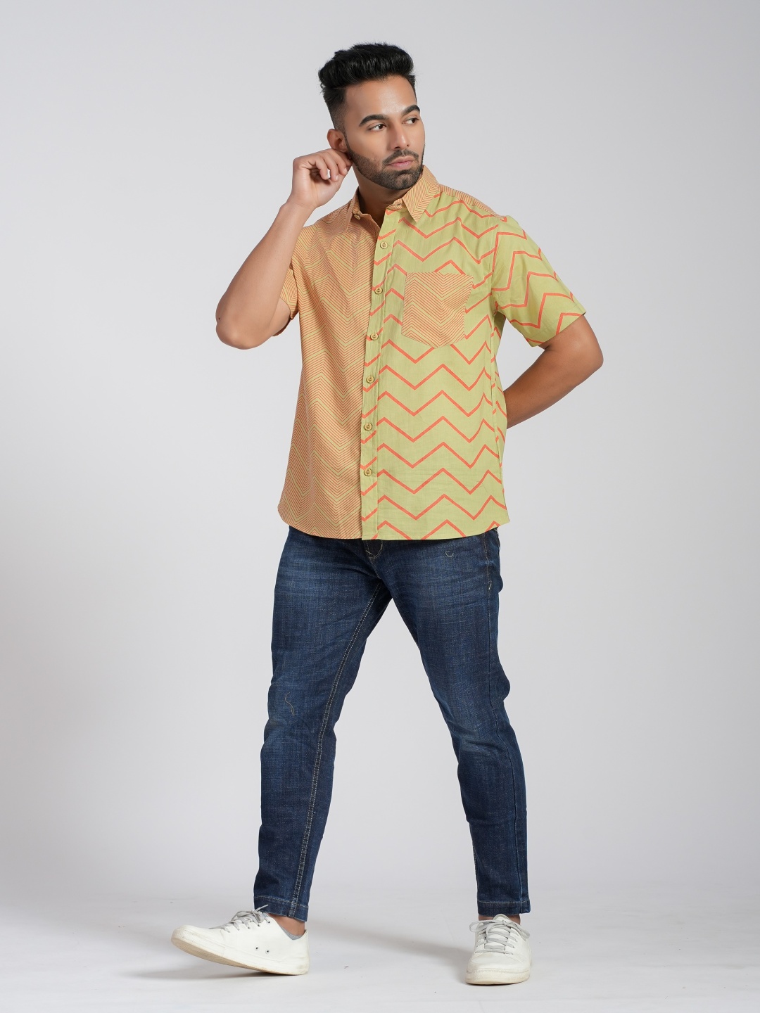 

Cotton Curio Men Comfort Opaque Printed Casual Shirt, Green