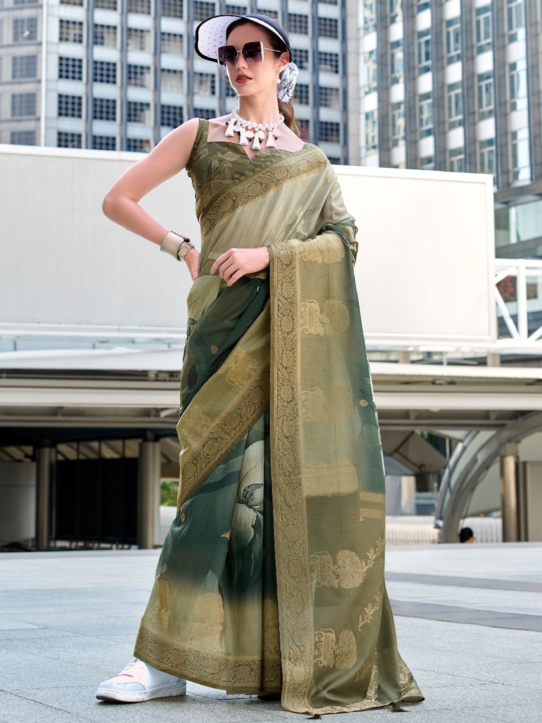 

Panzora Woven Design Zari Saree With Unstitched Blouse Piece, Green