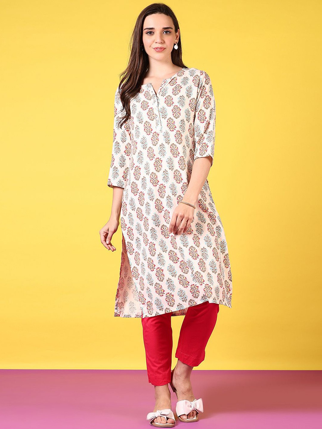 

V-Mart Floral Printed Notch Neck Straight Kurta, White