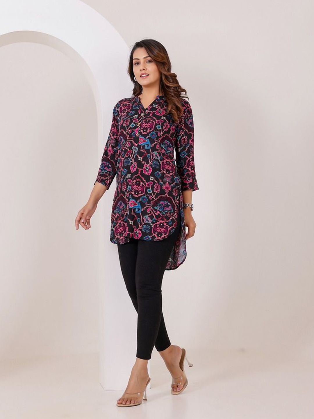 

Vivika Mandarin Collar Printed Tunic, Black