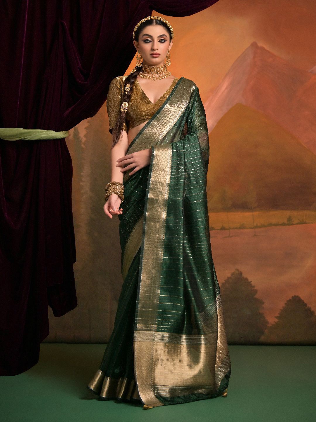 

Mitera Woven Design Saree With Blouse Piece, Green