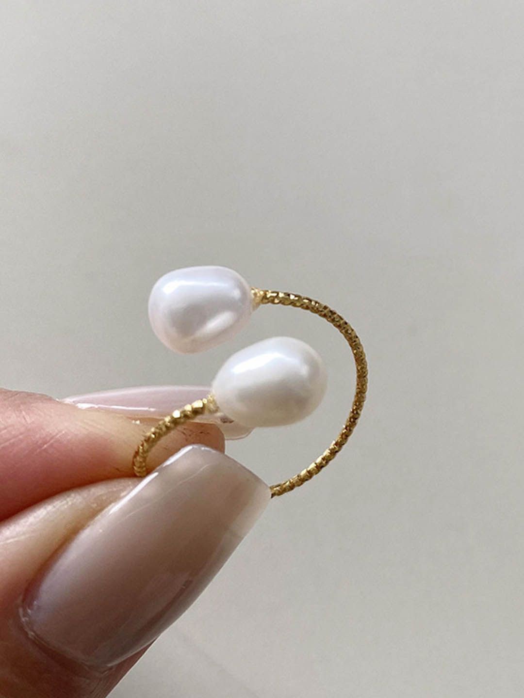 

StyleCast Gold-Plated Artificial Beaded Round Shaped Adjustable Finger Ring