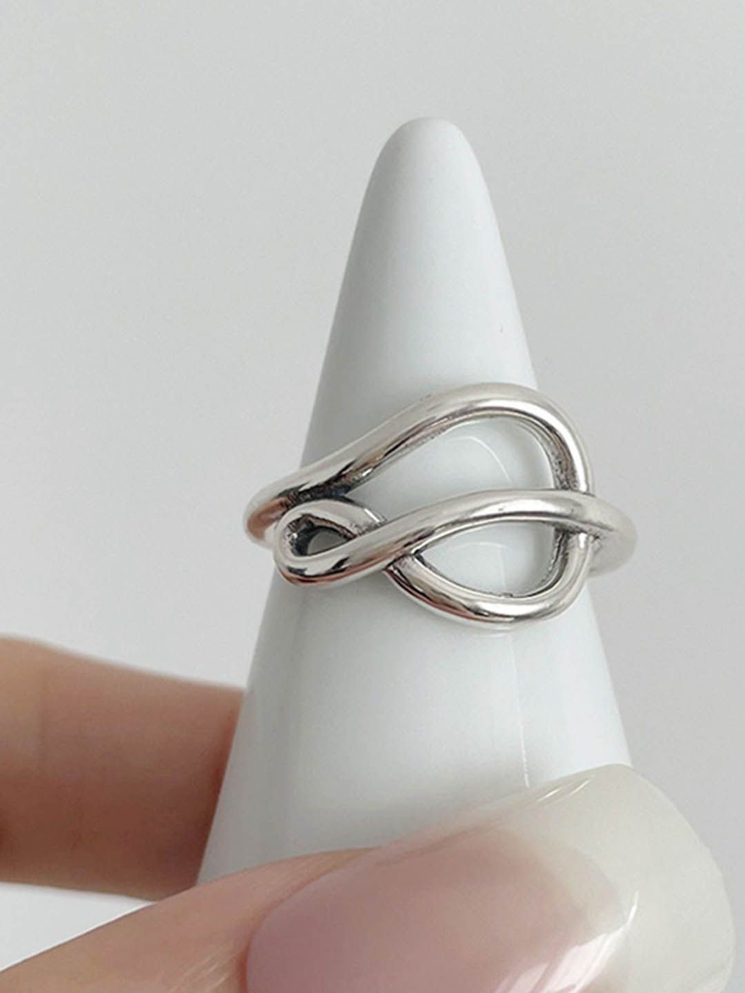 

StyleCast Elegant Silver-Toned Intricate Textured Finger Ring