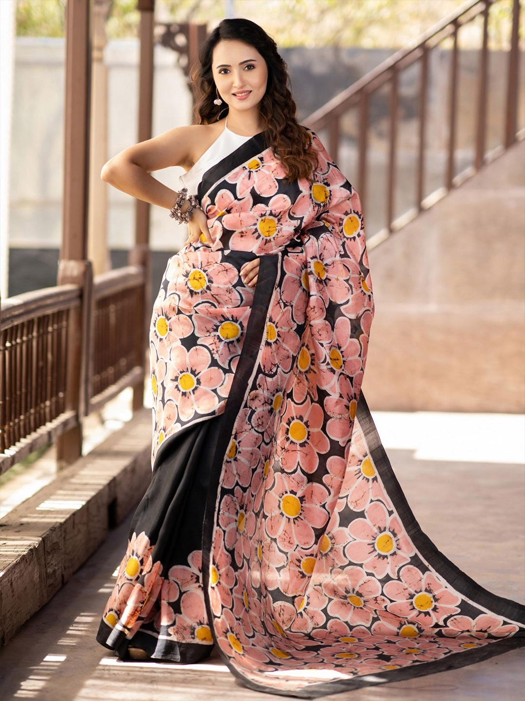 

Prasam Batik Printed Pure Silk Murshidabad silk Saree, Black