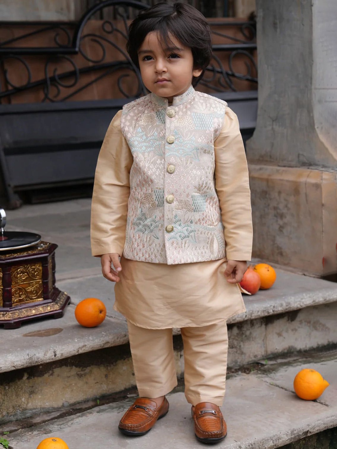 

Funny Bones Clothings Boys Animal Embroidered Mandarin Collar Pure Silk Kurta With Pyjama, Cream