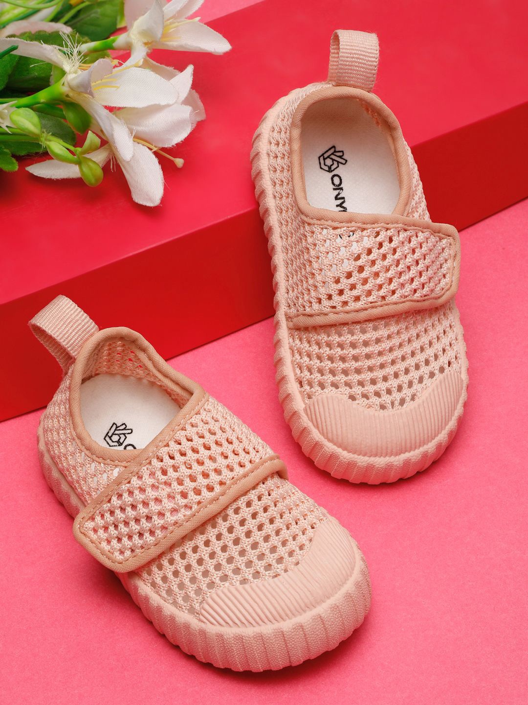 

ONYC Unisex Kids Woven Design Slip-On Sneakers, Peach