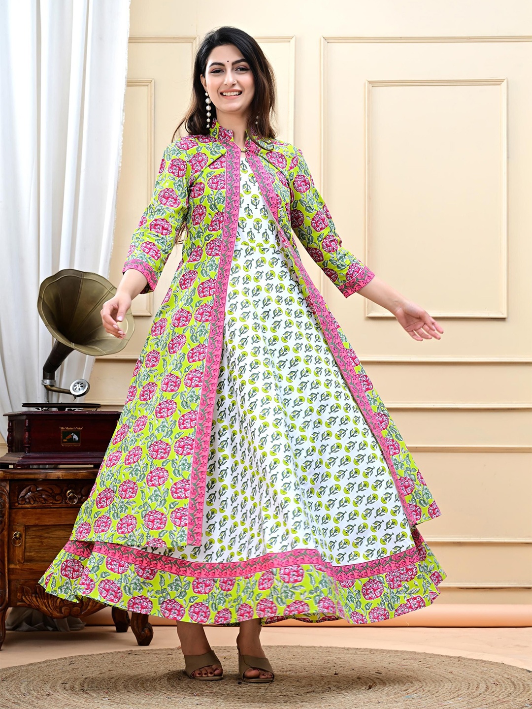 

DSS FASHION Women Floral Printed Cotton Anarkali Kurta, White