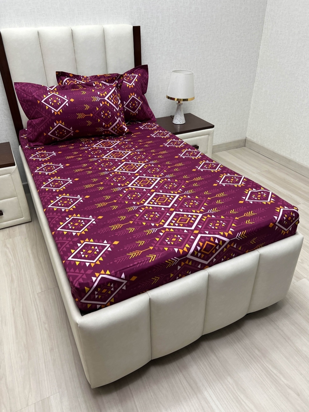 

Pure Decor Purple & White Geometric 330 TC Single Bedsheet Set 1.73 m x 2.36 m