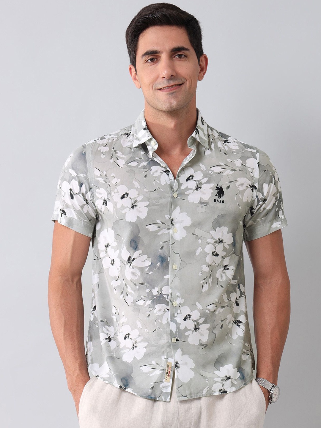 

U.S. Polo Assn. Denim Co. Men Classic Fit Spread Collar Floral Printed Cotton Casual Shirt, Grey