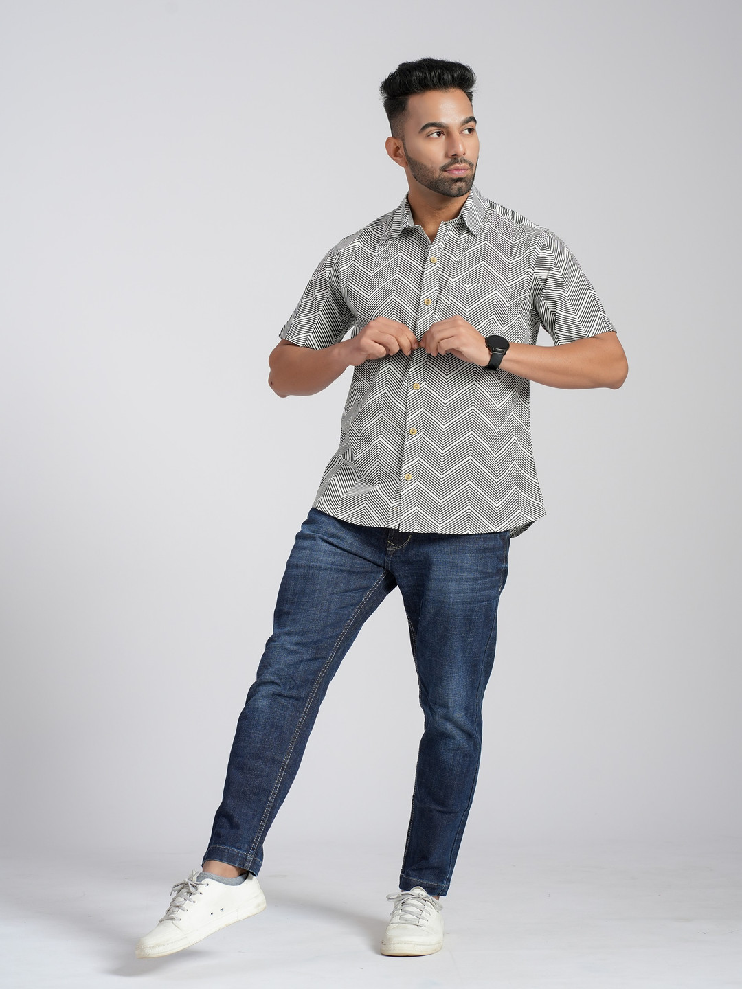 

Cotton Curio Men Comfort Opaque Printed Casual Shirt, Black