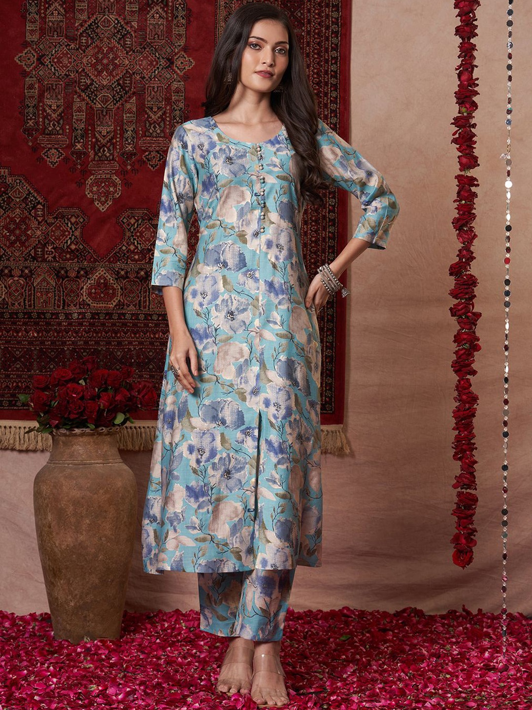 

GoSriKi Bhaskar Floral Printed A-Line Kurta With Trousers, Blue