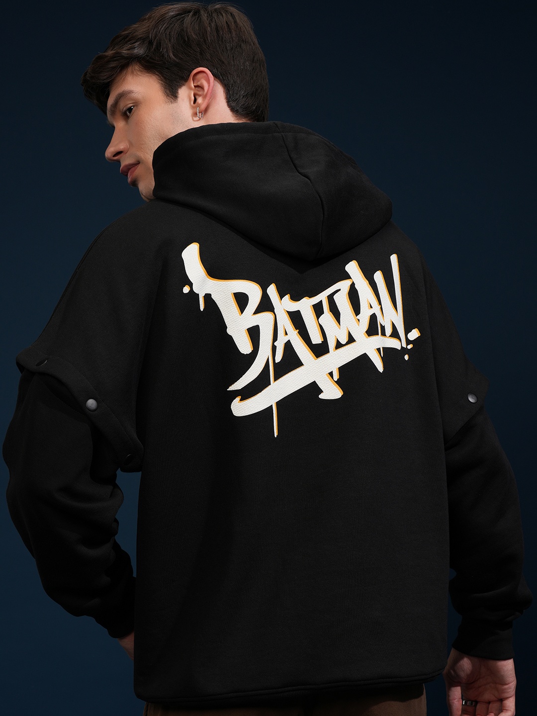 

HIGHLANDER Warner Bros Men Oversized Drop Shoulder Hoodie Sweatshirt, Black