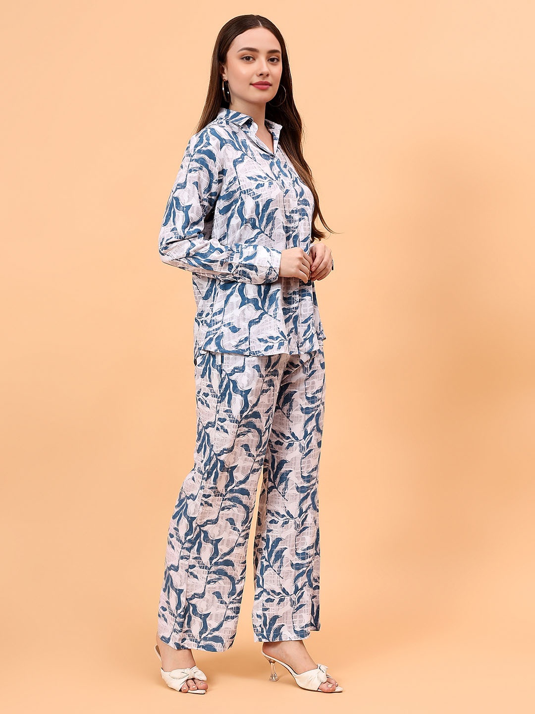 

StyleCast Leaf Printed Shirt Collar Shirt With Trousers, Grey