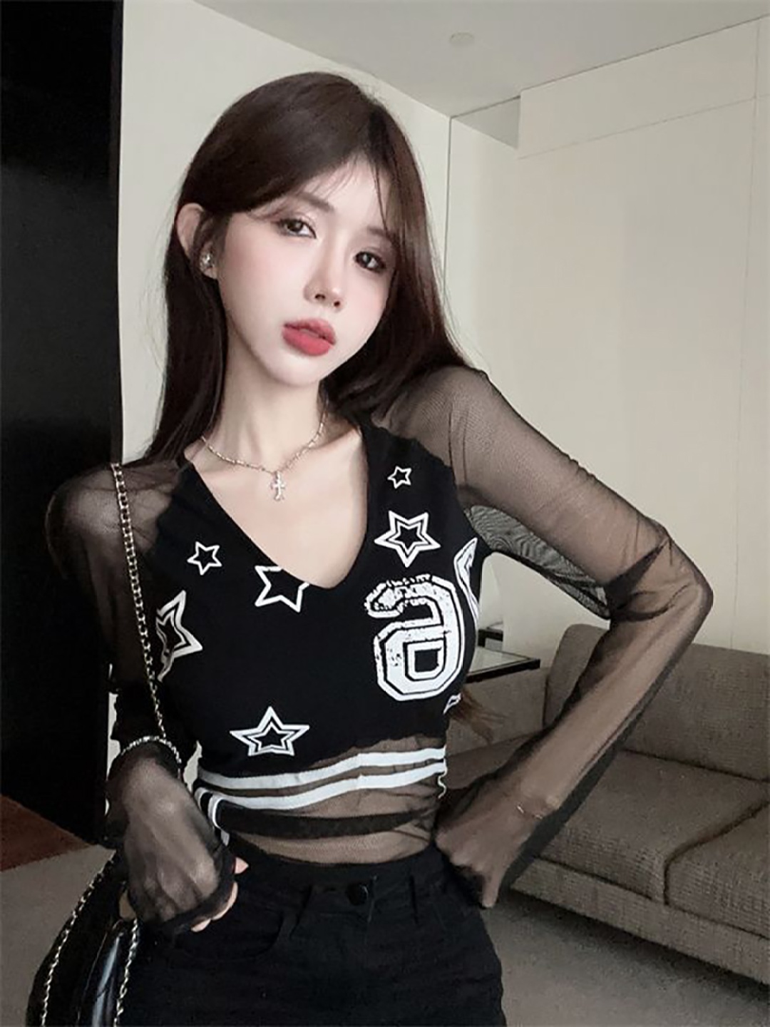 

StyleCast x Revolte Printed V-Neck Extended Sleeves Sheer Regular Top, Black