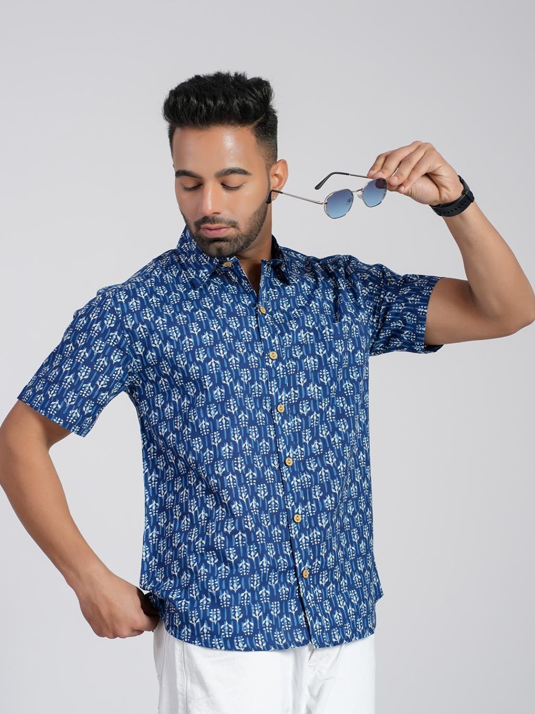 

Cotton Curio Men Comfort Fit Spread Collar Floral Printed Cotton Casual Shirt, Blue