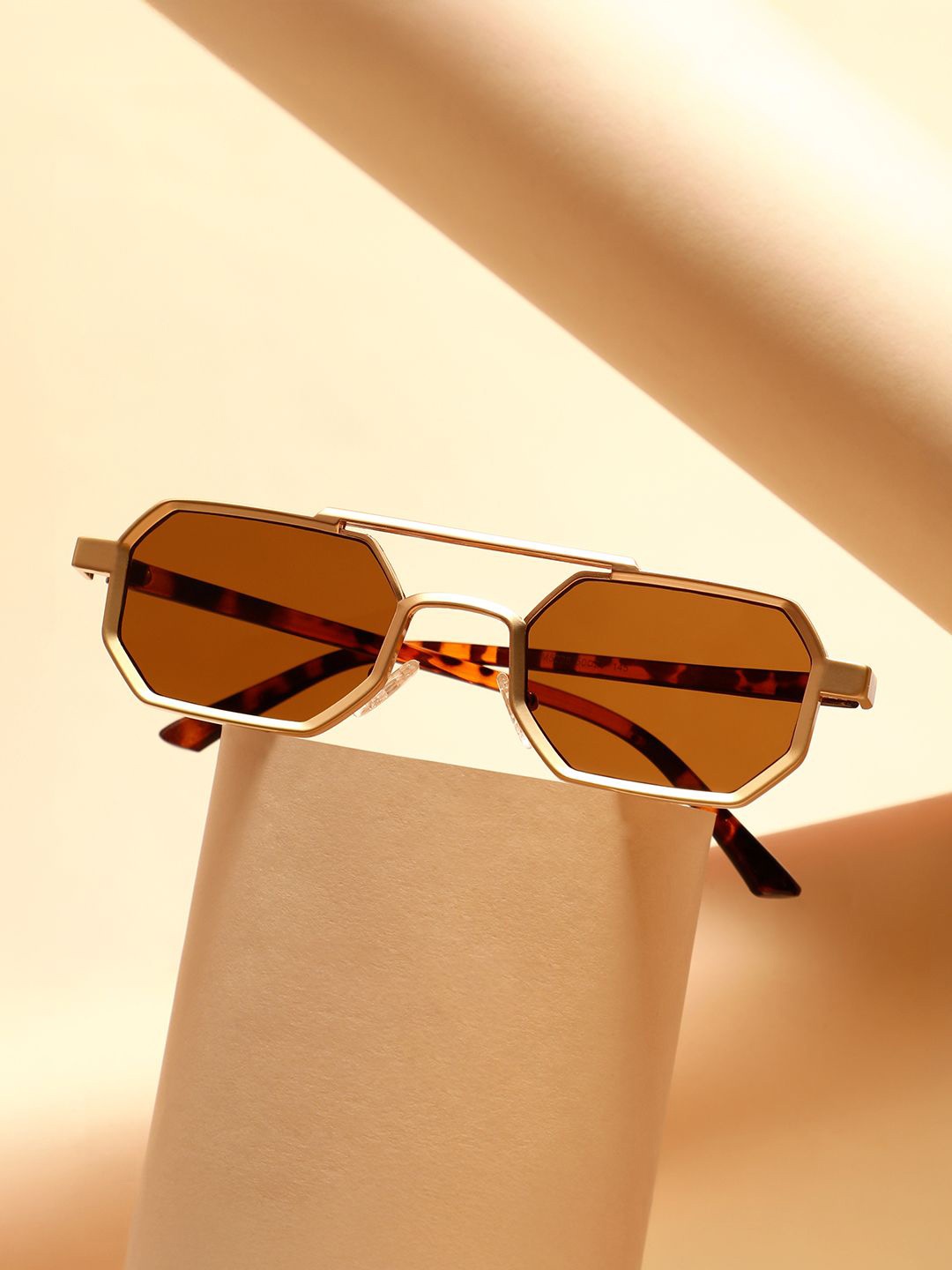 

French Accent Men The Boulevard Aviator Sunglasses with Polarised Lens, Gold