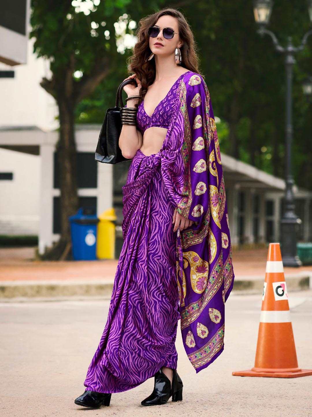 

Panzora Printed Satin Saree, Purple