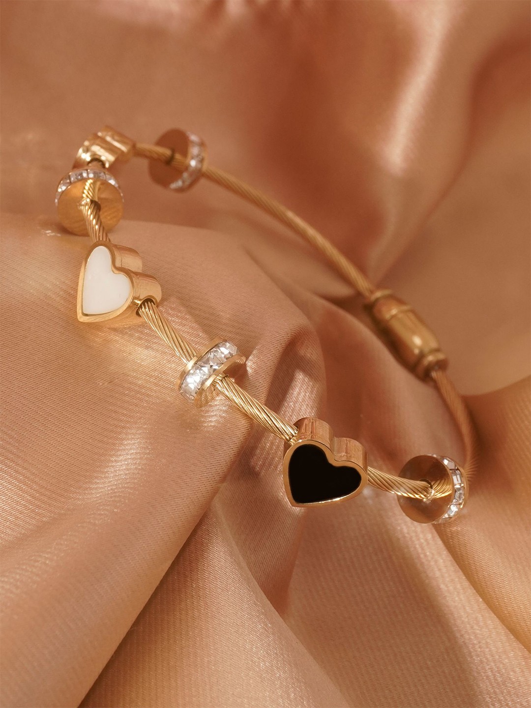 

Niscka 18k Gold-Plated Heart Wraparound Bracelet