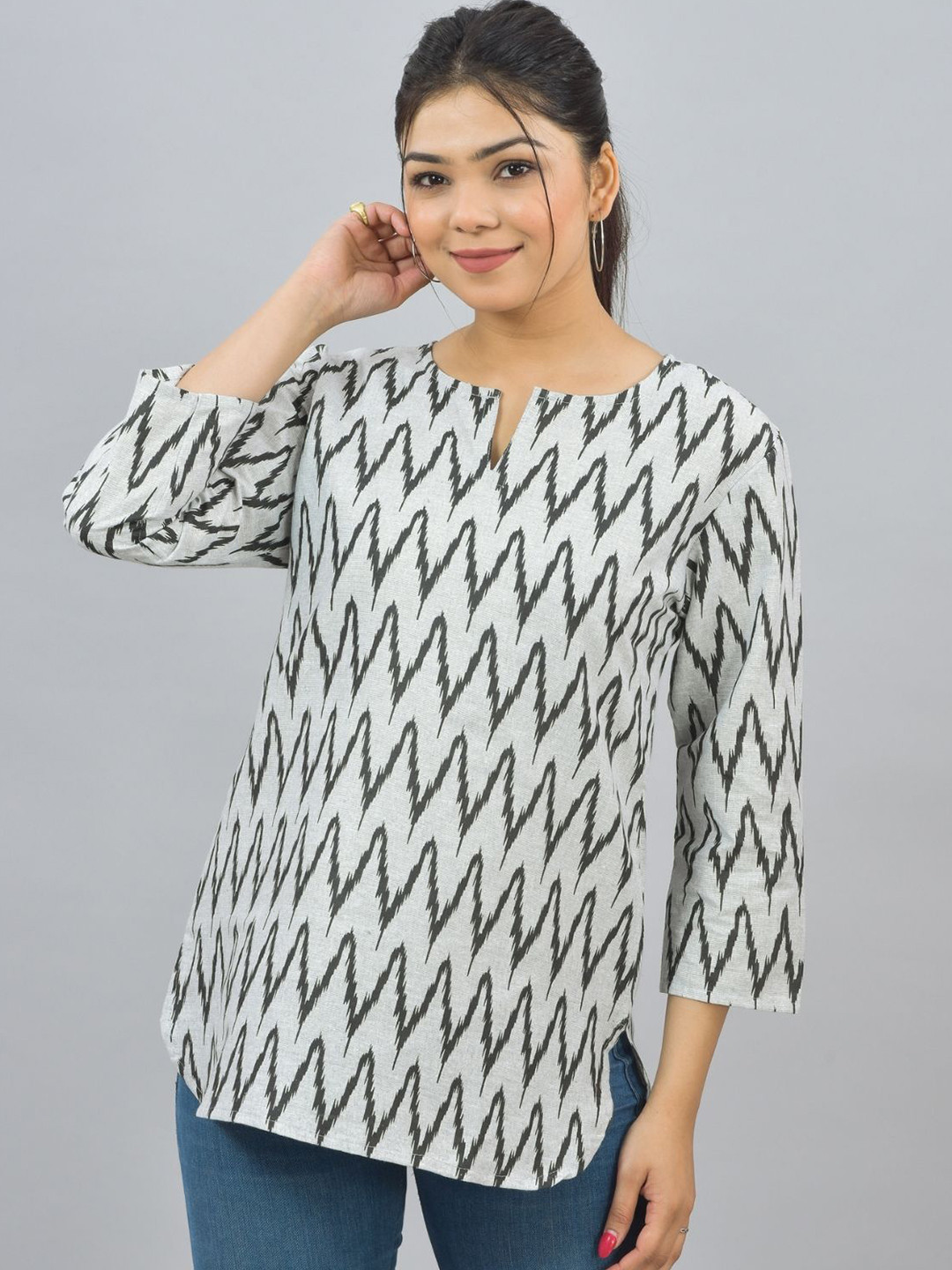 

GiftyBasket Women Geometric Printed Cotton Longline Top, White