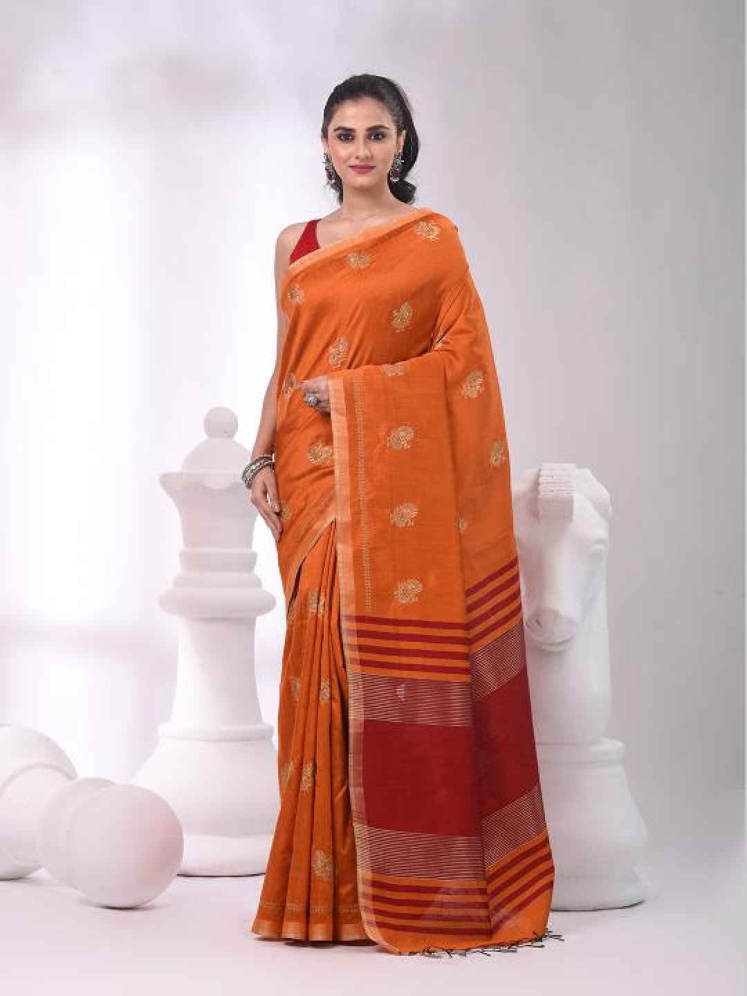 

VIBHAVARI Woven Design Saree, Orange