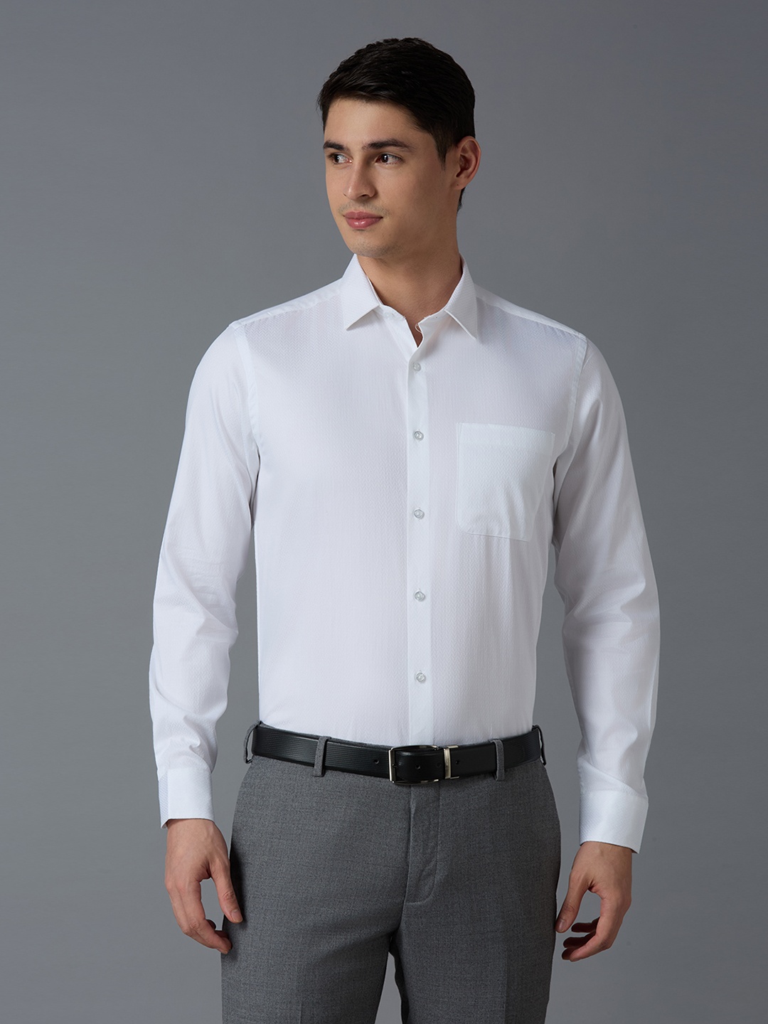 

Reid & Taylor Men India Slim Fit Spread Collar Textured Cotton Formal Shirt, White