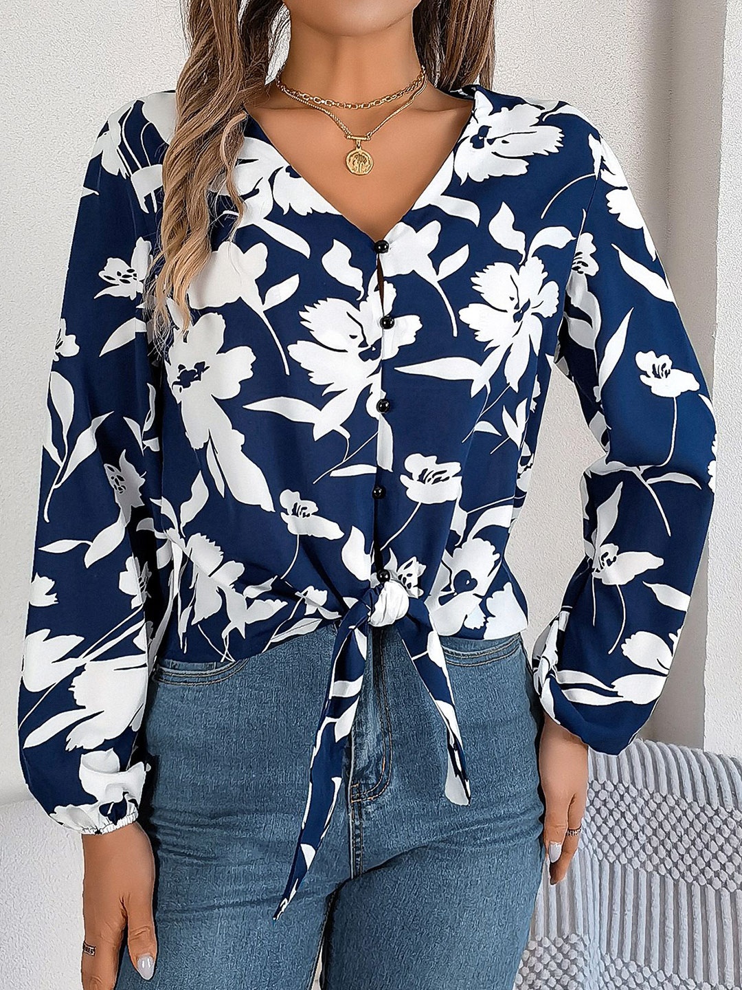 

StyleCast x Revolte Floral Printed Shirt Style Top, Blue