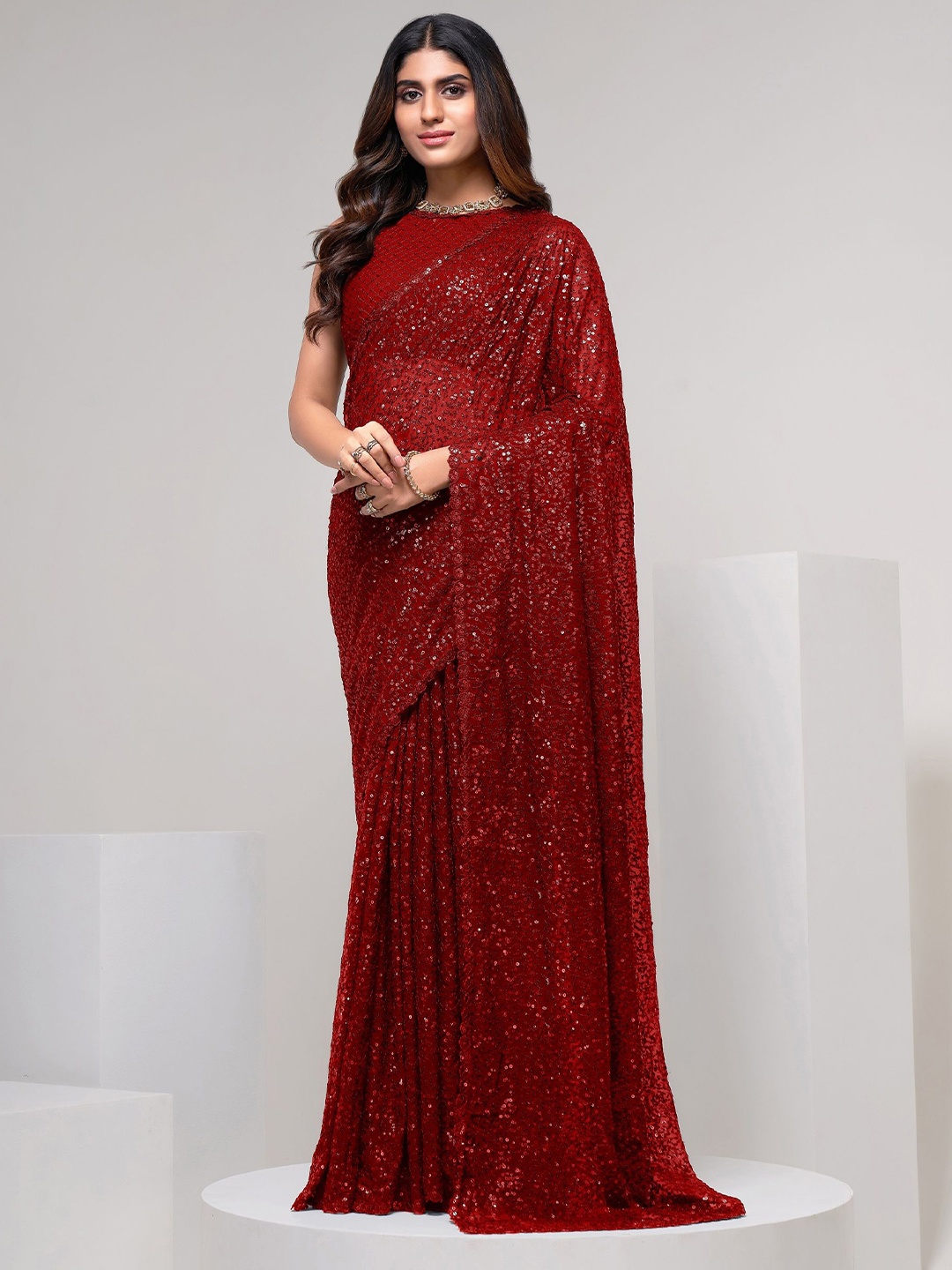 

DIVINE EXIM Embellished Sequinned Saree, Red