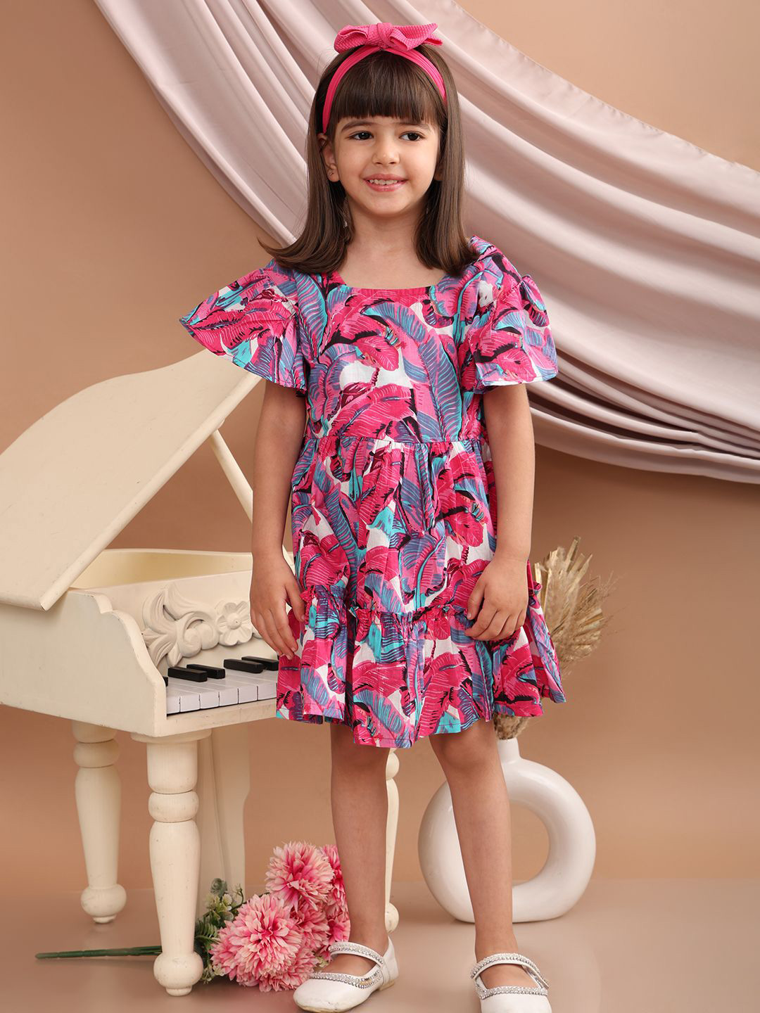 

Superminis Girls Printed Bow Flared Sleeve Fit & Flare Dress, Pink