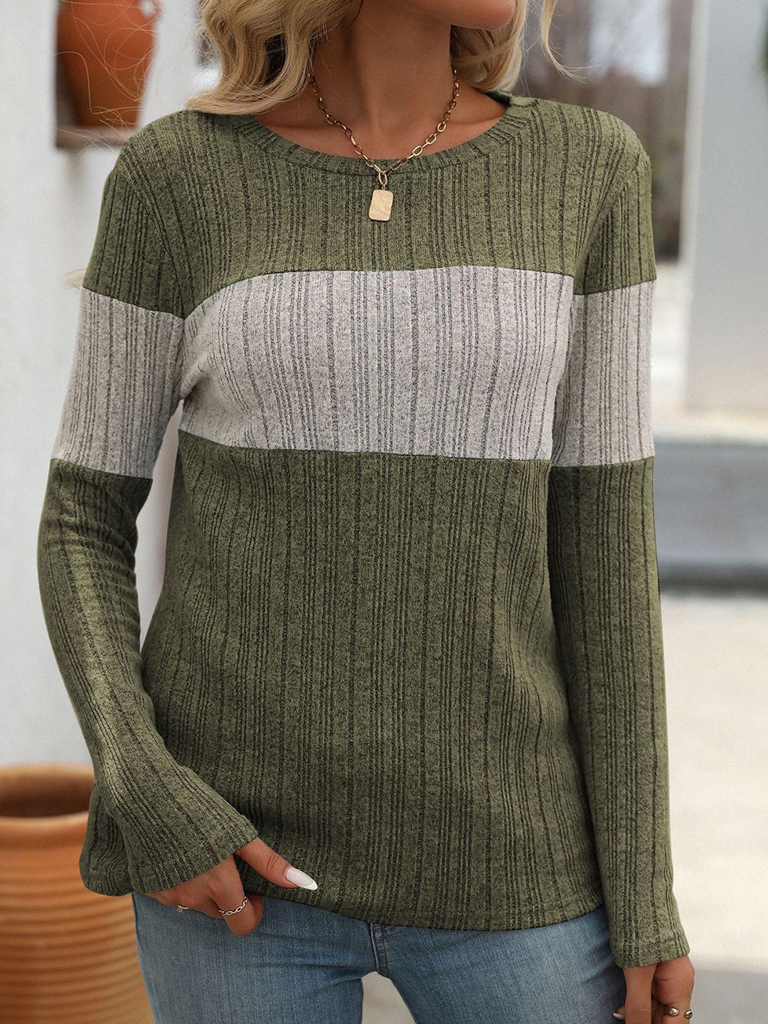 

StyleCast x Revolte Women Colourblocked Top, Olive