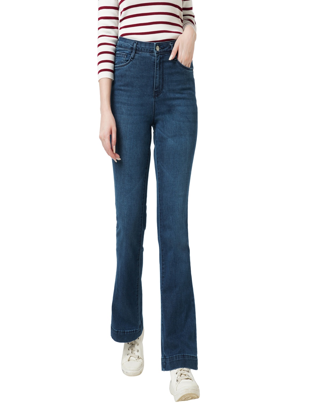 

Kraus Jeans Women Flared High-Rise Light Fade Jeans, Blue