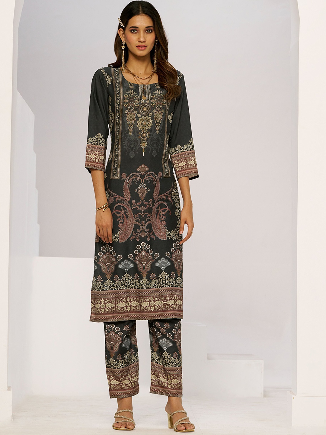 

VIRICA Women Ethnic Motifs Printed Regular Kurta with Trousers, Black