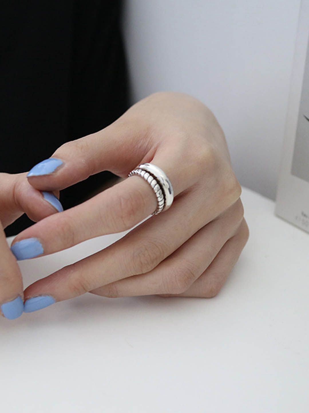 

StyleCast Silver-Toned Intricate Textured Finger Ring