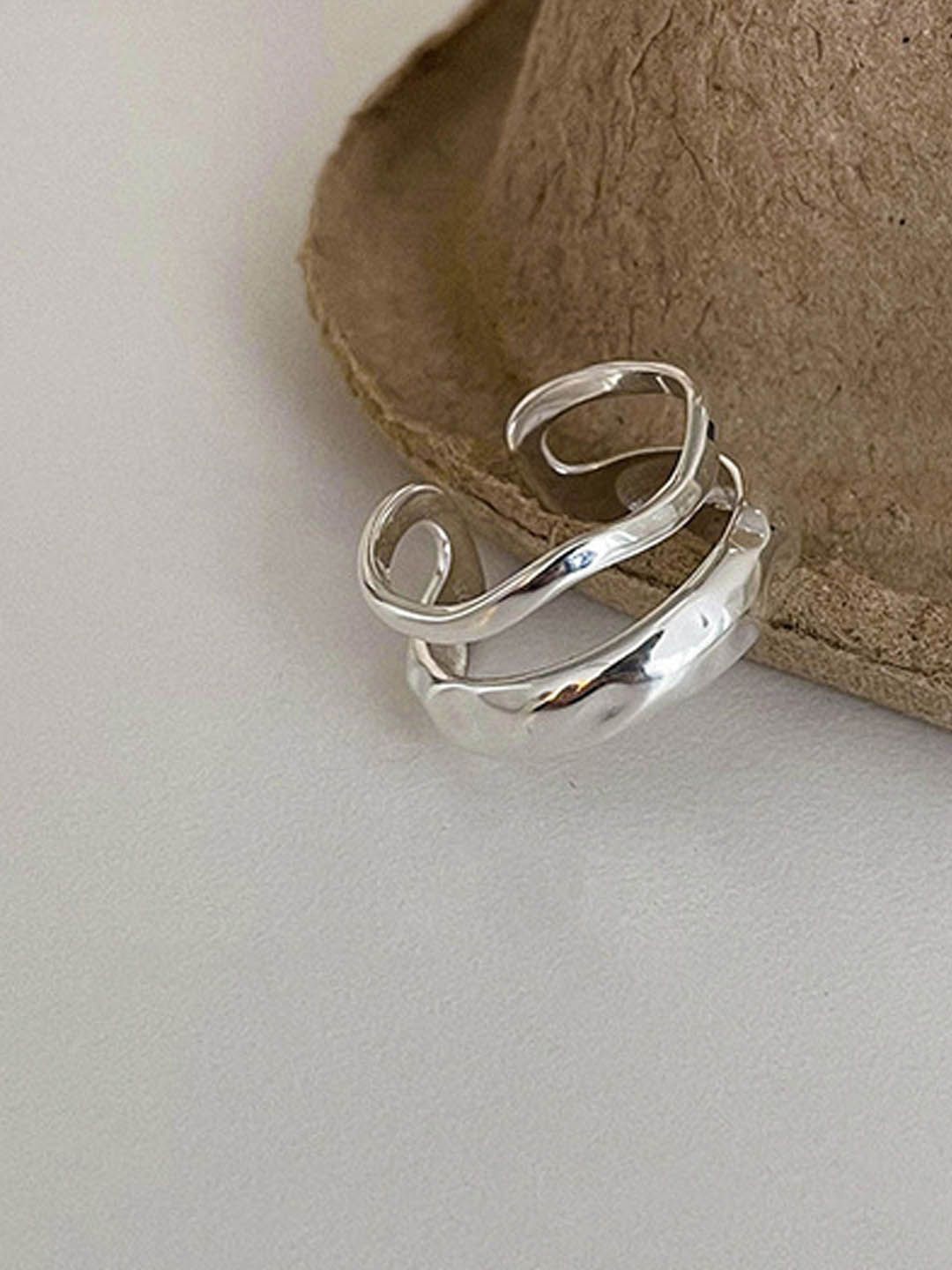 

StyleCast Elegant Intricate Textured Double Layered Open Finger Ring, Silver