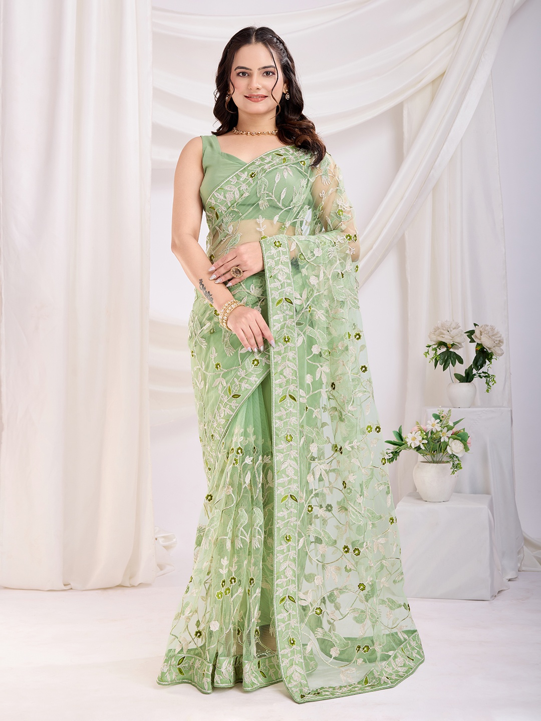 

HERE&NOW Floral Embroidered Net Saree, Green