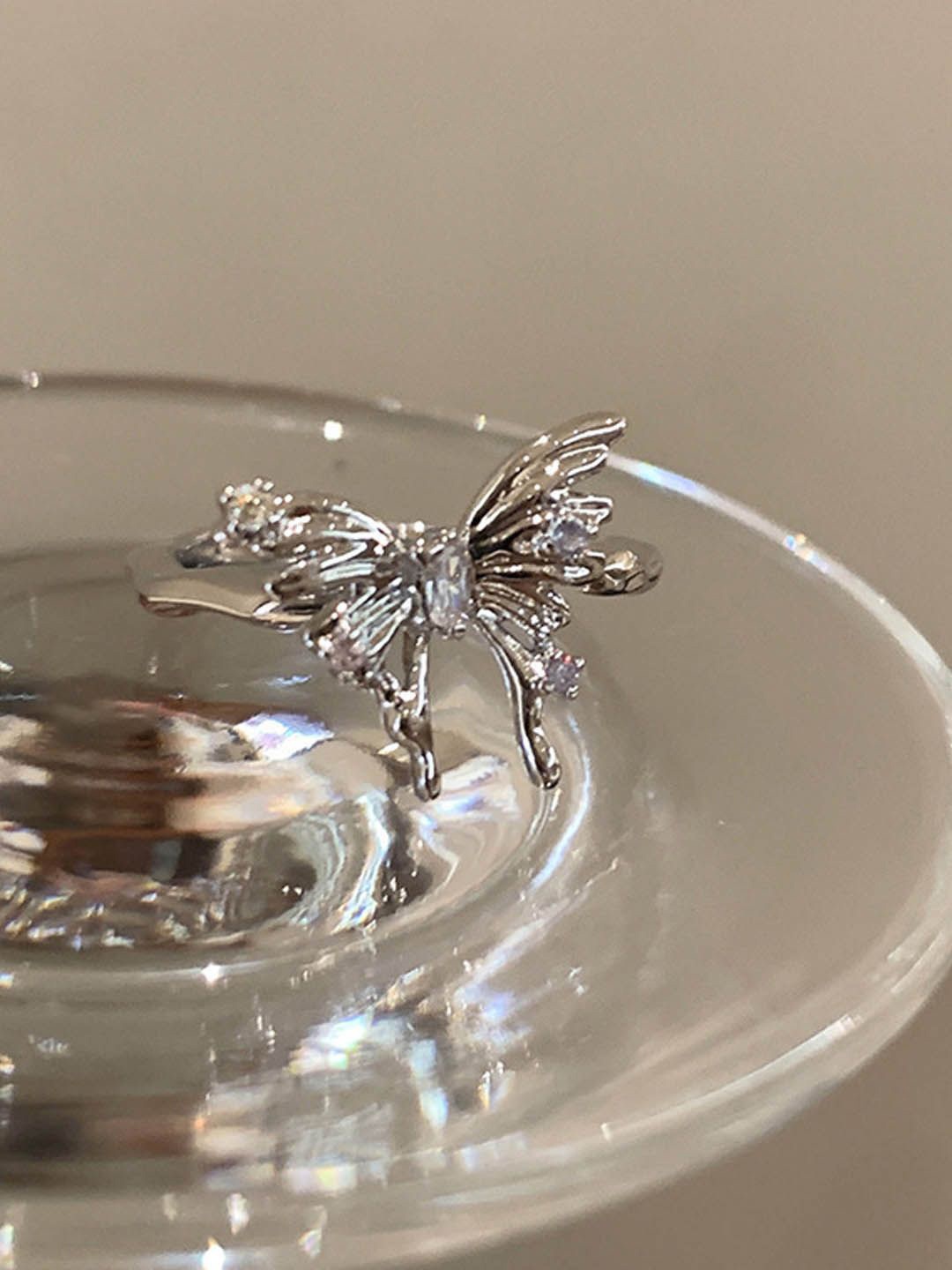 

StyleCast Elegant Silver-Toned Artificial Stones Studded Butterfly Shaped Finger Ring