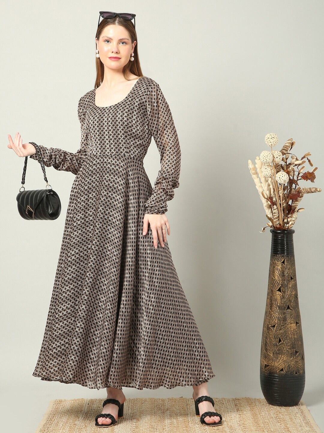 

GEETUES Women Scoop Neck Georgette Fit & Flare Maxi Dress, Black