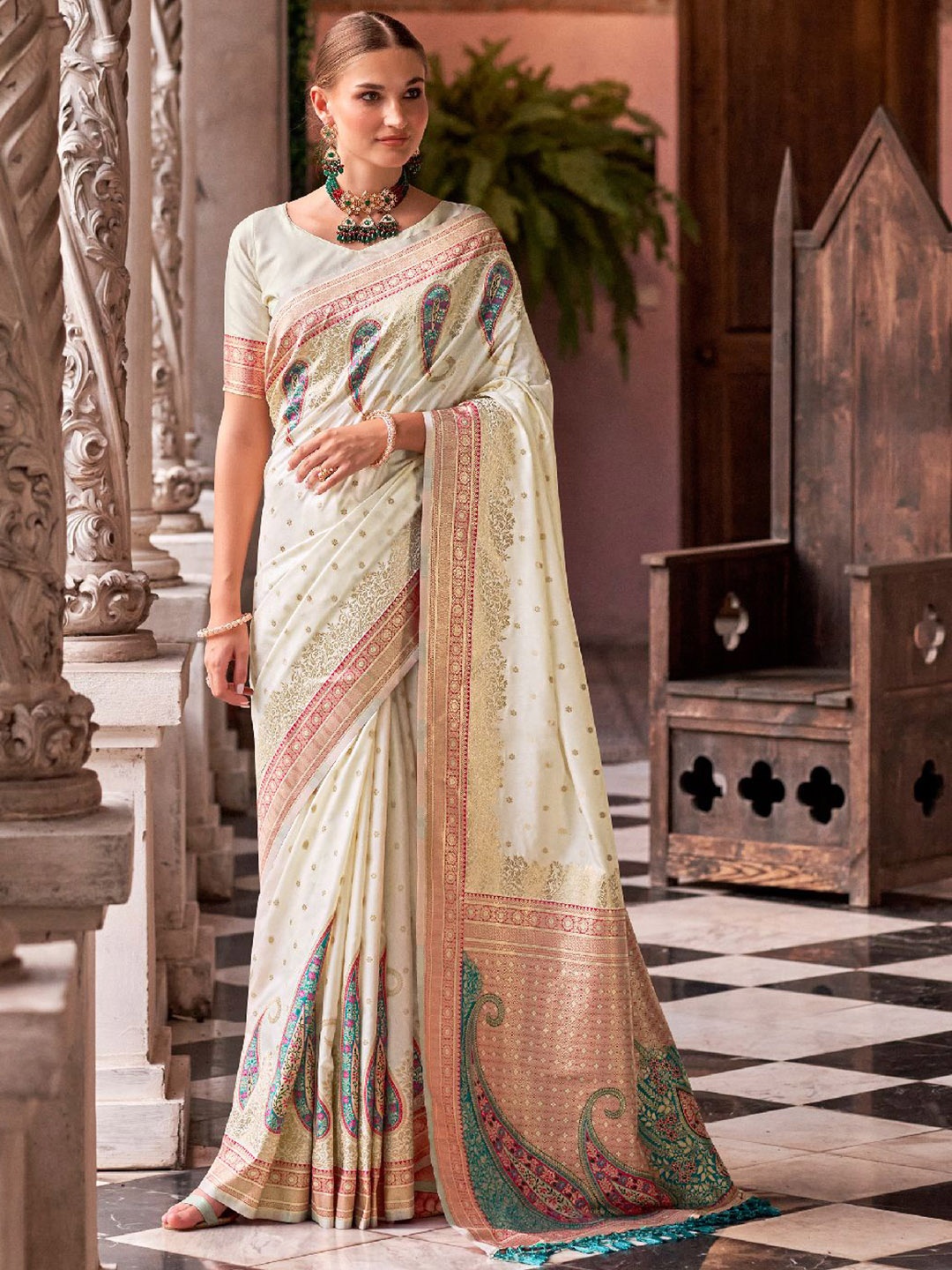 

Panzora Woven Design Printed Zari Saree, White