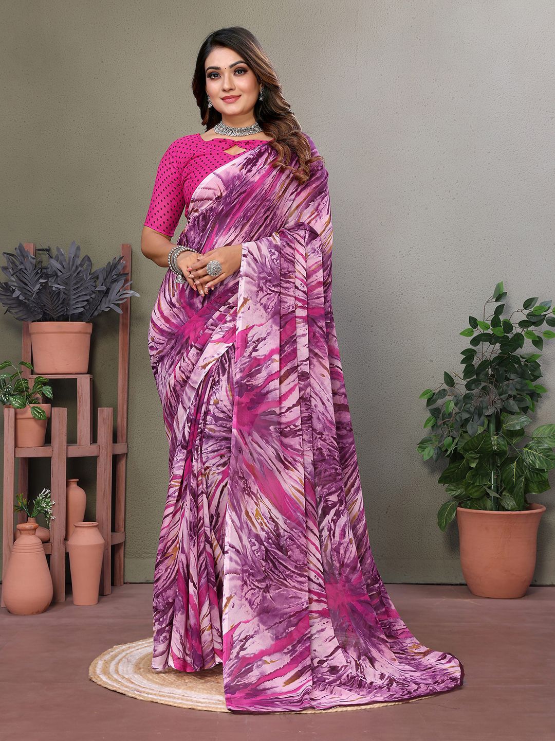 

Moda Rapido Floral Poly Georgette Saree, Pink