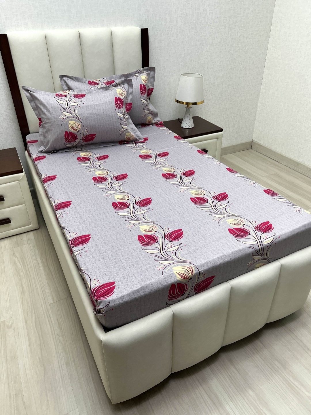 

Pure Decor Lounge Fur Purple Printed 260 TC Pure Cotton Single Bedsheet Set 1.73m x 2.36m