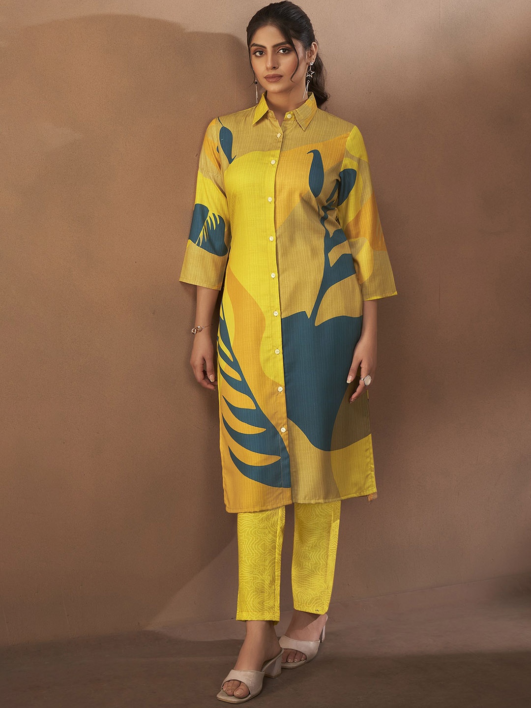 

Anouk Yellow Abstract Printed Shirt Collar Front Slit Kurta With Trouser