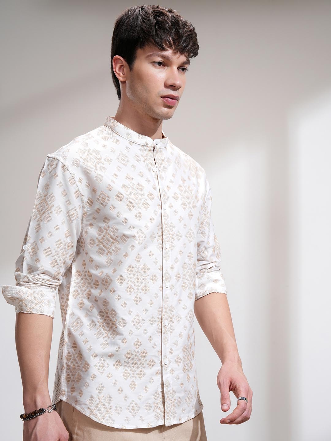 

HIGHLANDER Men Jacquard Textured Mandrine Collar Rollup Sleeve Relaxed Shirt, White