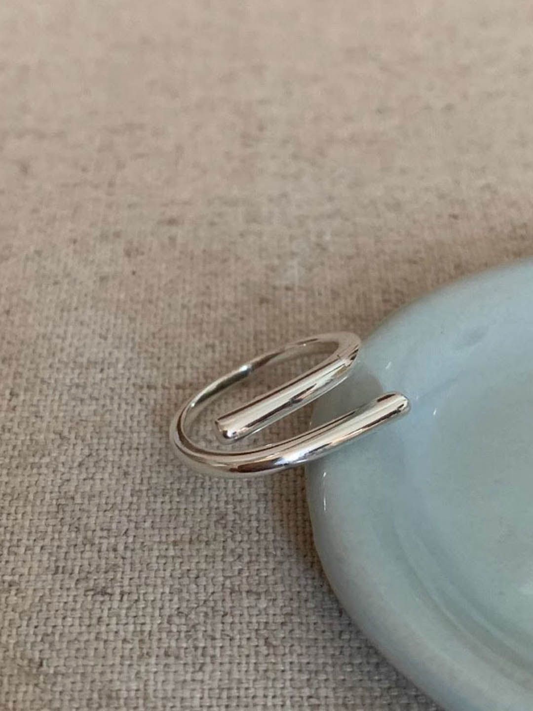 

StyleCast Elegant Silver-Toned Open Finger Ring