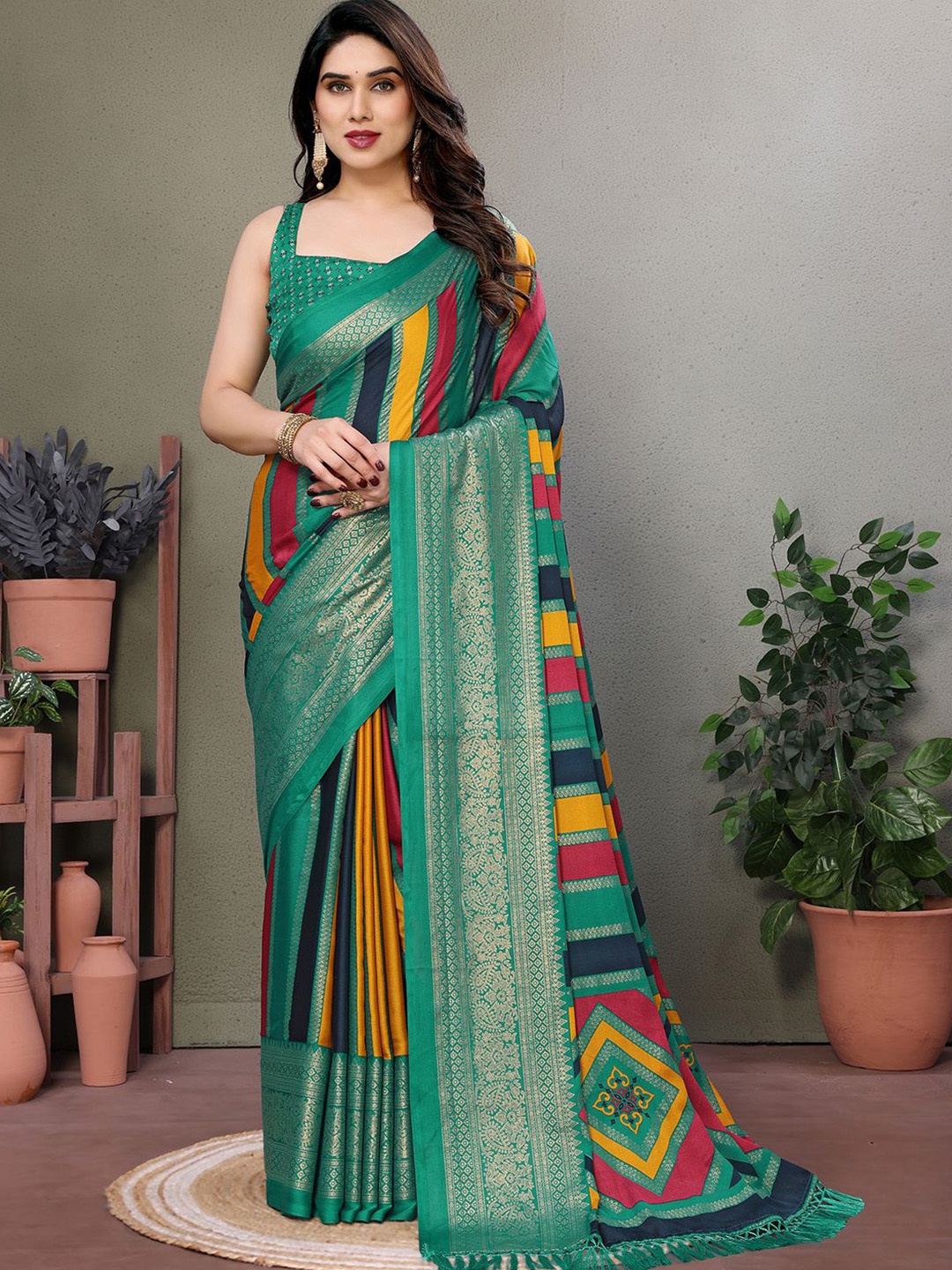 

Mitera Striped Saree With Unstitched Blouse Piece, Green