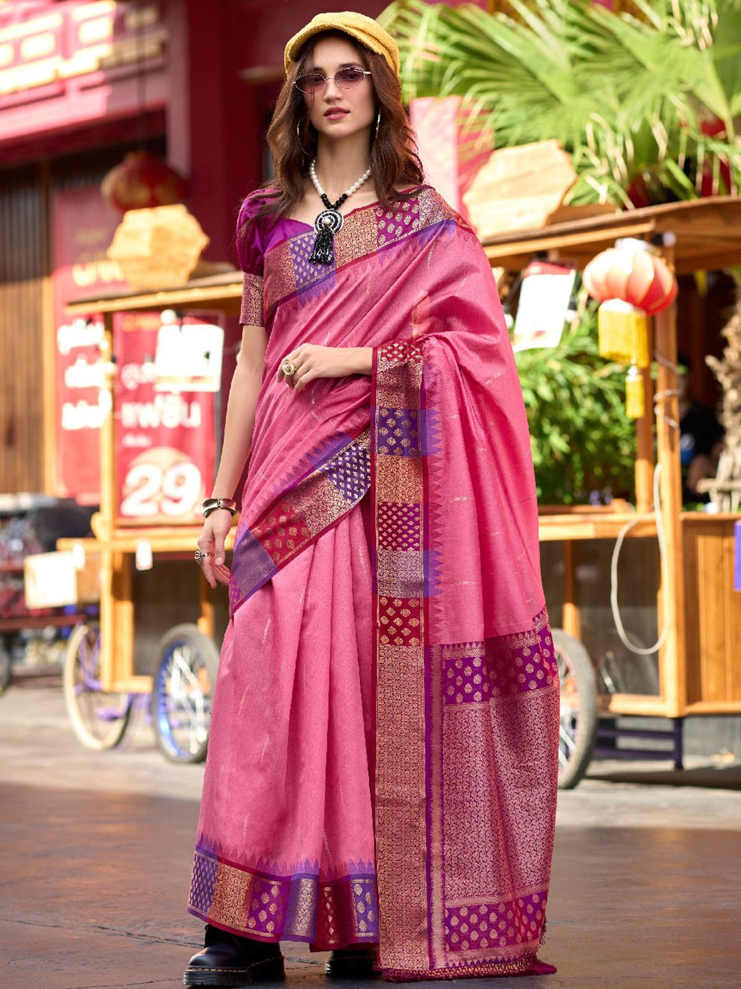 

Panzora Woven Design Zari Banarasi Saree, Pink