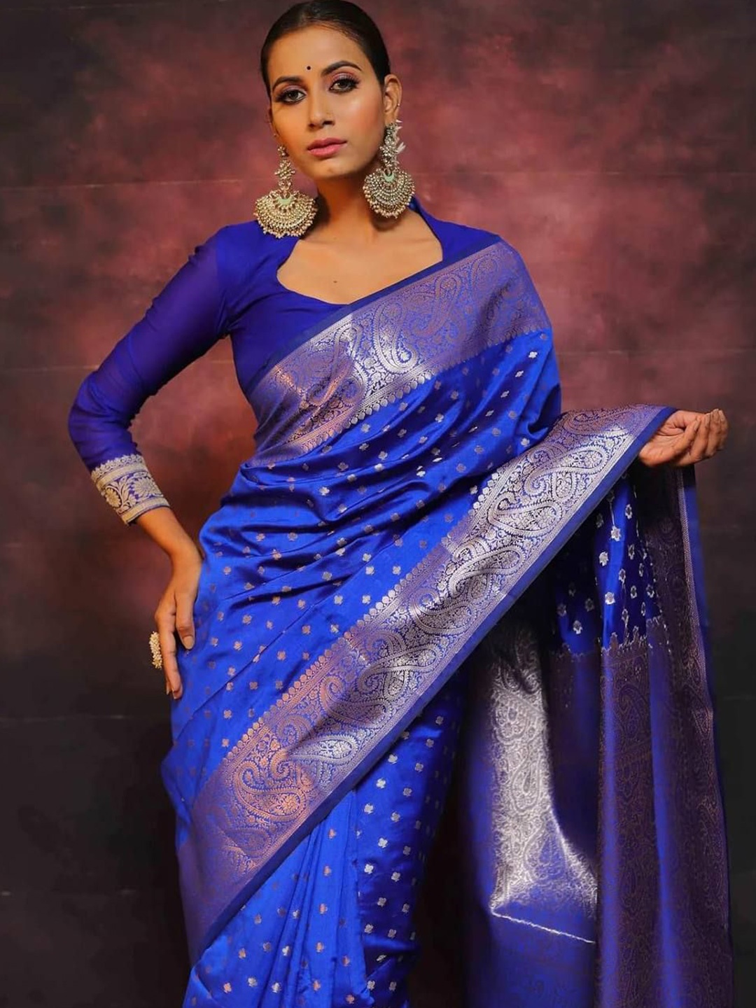 

ZILVIRA Woven Design Zari Kanjeevaram Saree, Blue